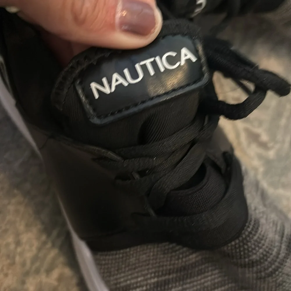 Nautica lace up sneakers size 7.5